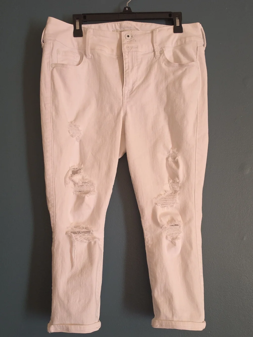 Women’s Torrid Distressed White Ankle Jeans